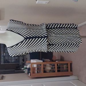 Karina Grimaldi black white & blue striped v neck dress size xs